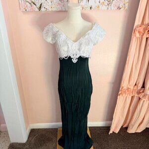 Jessica McClintock Lace & Satin Gown